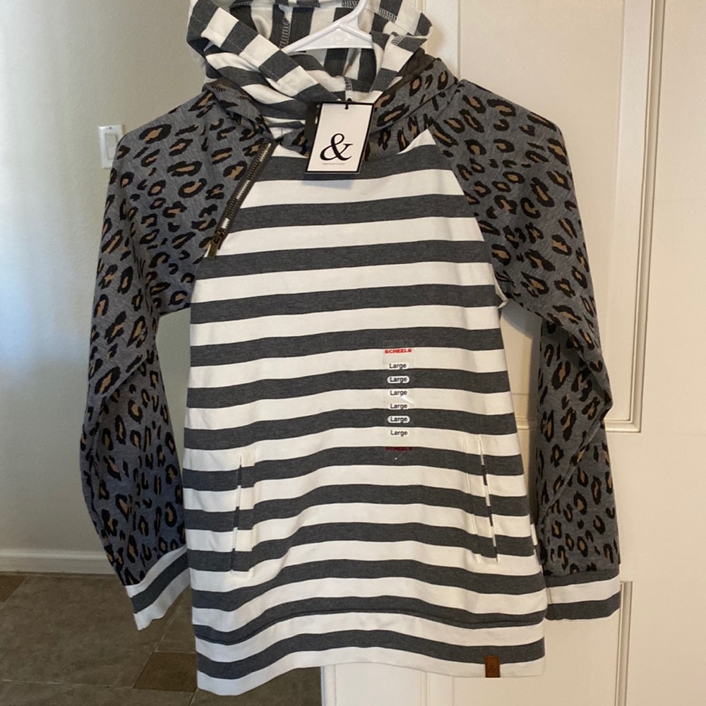 NWT top - perfect for fall